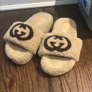 Gucci Shearling Logo Slide Sandals in Cream and Brown